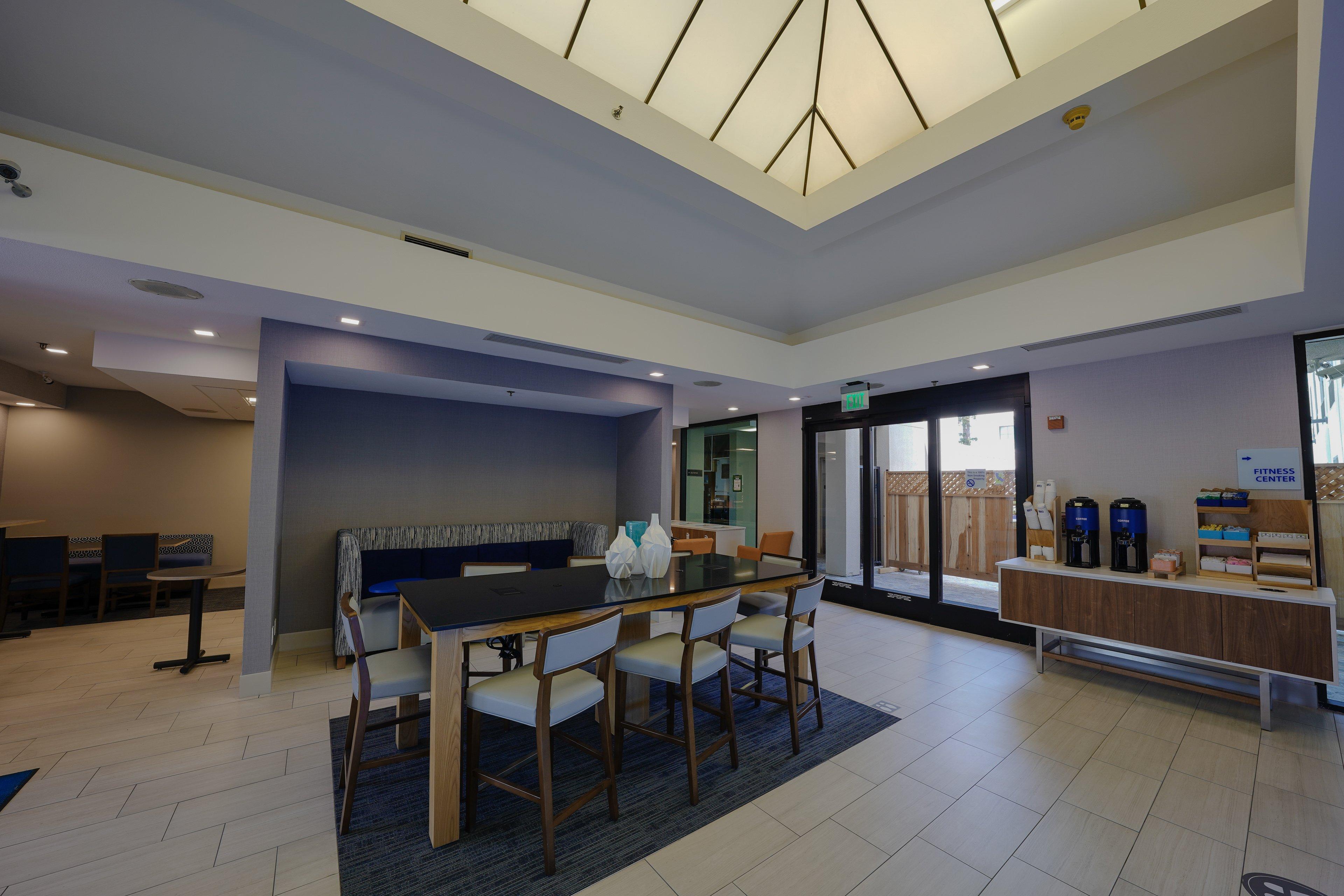 Express & - Silicon Valley By Ihg Hotel 2*