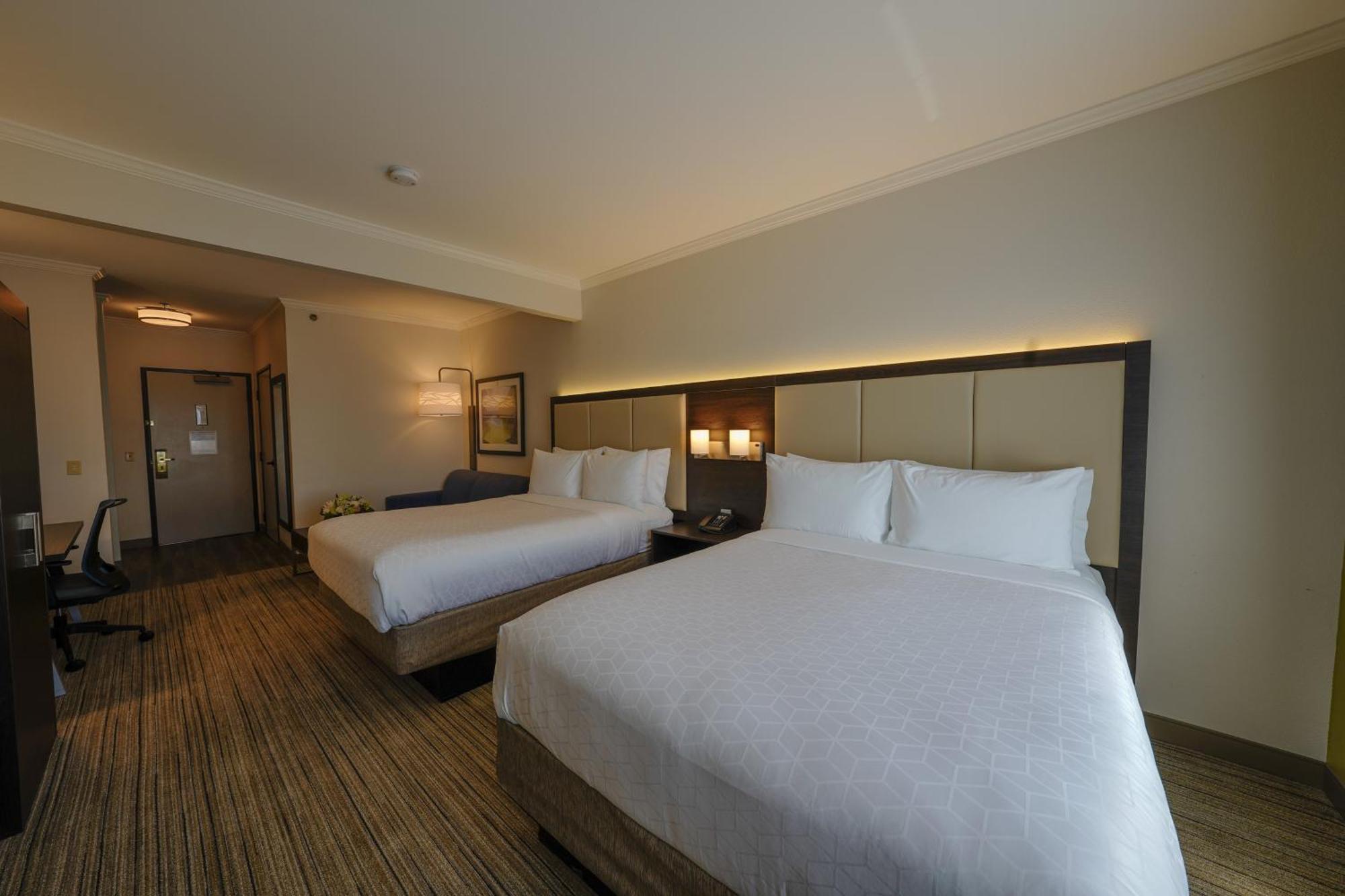Express & - Silicon Valley By Ihg Hotel 2*